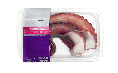 Ensalada de tomate y lechuga con pulpo al ajillo.